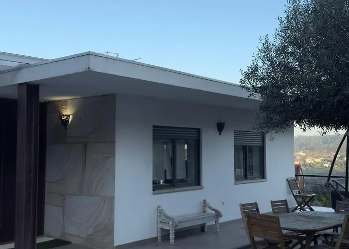 Holiday home Padel Casa E Estudio-vitorino De Piaes *